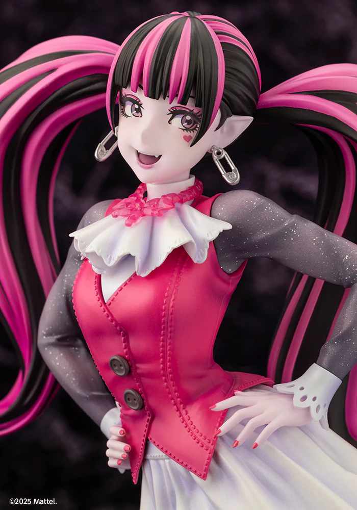 MONSTER HIGH™ Draculaura™ BISHOUJO STATUE - Image 11