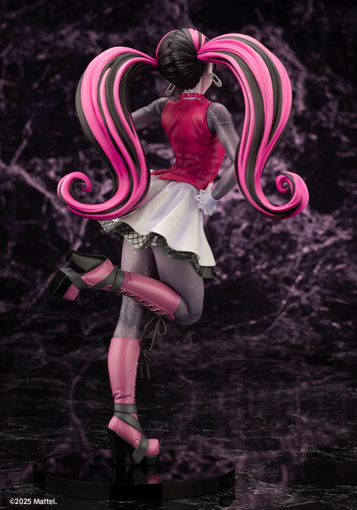 MONSTER HIGH™ Draculaura™ BISHOUJO STATUE - Image 6